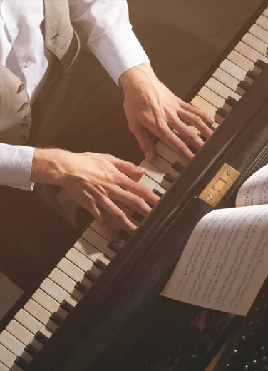 愛(ài)樂(lè)獻(xiàn)禮祖國(guó) 70 周年——郎朗協(xié)百名琴童演奏會(huì)