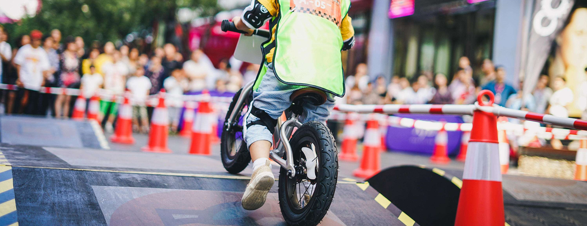 上河坊首屆兒童平衡車競(jìng)技賽